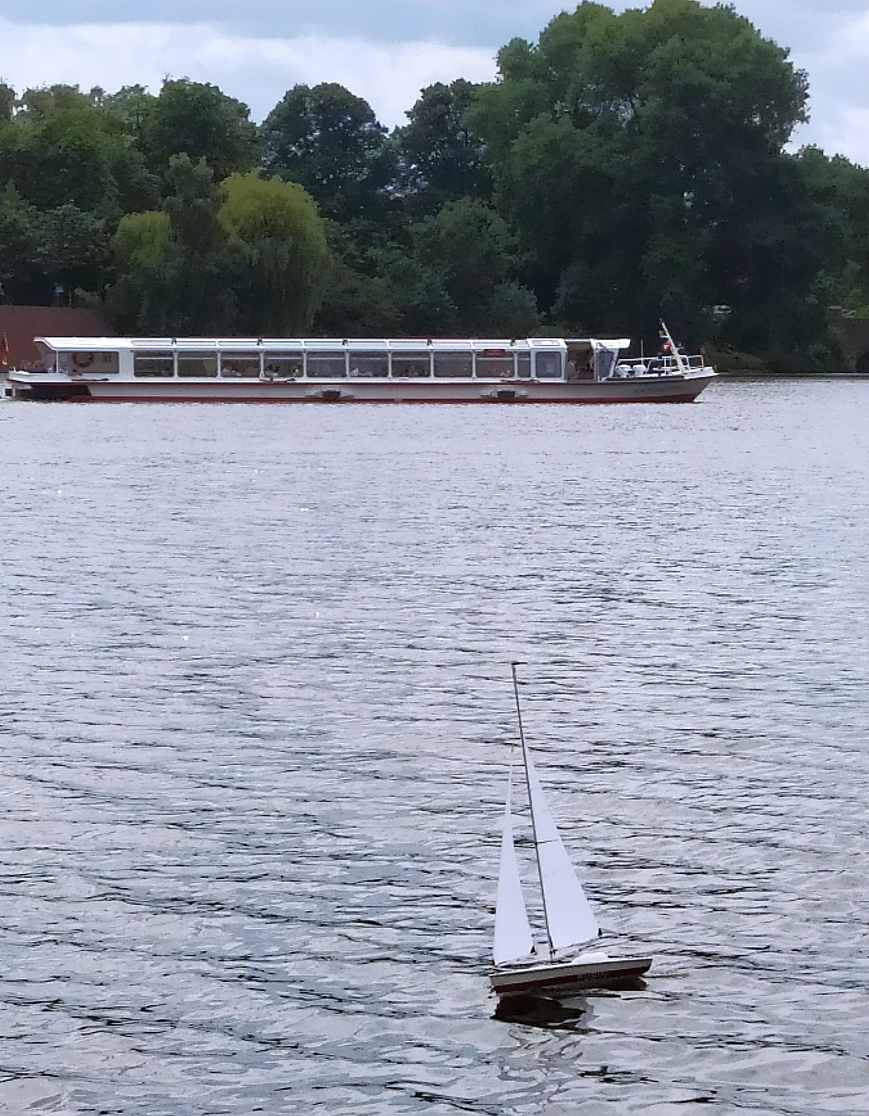 Einhand segeln,  weil die anderen zu Haus sind.