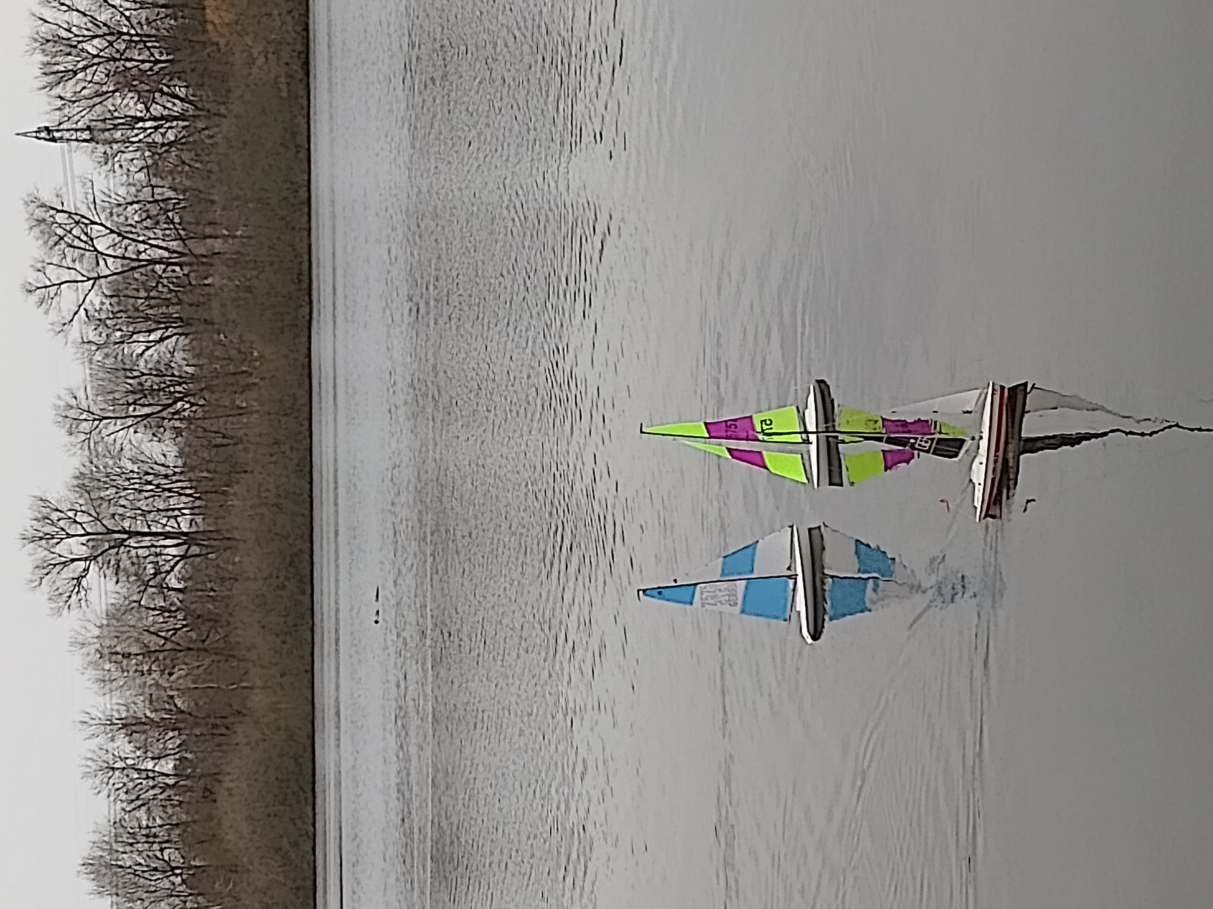 Dreierteam bei etwas Nieselregen/Schneeschauer.