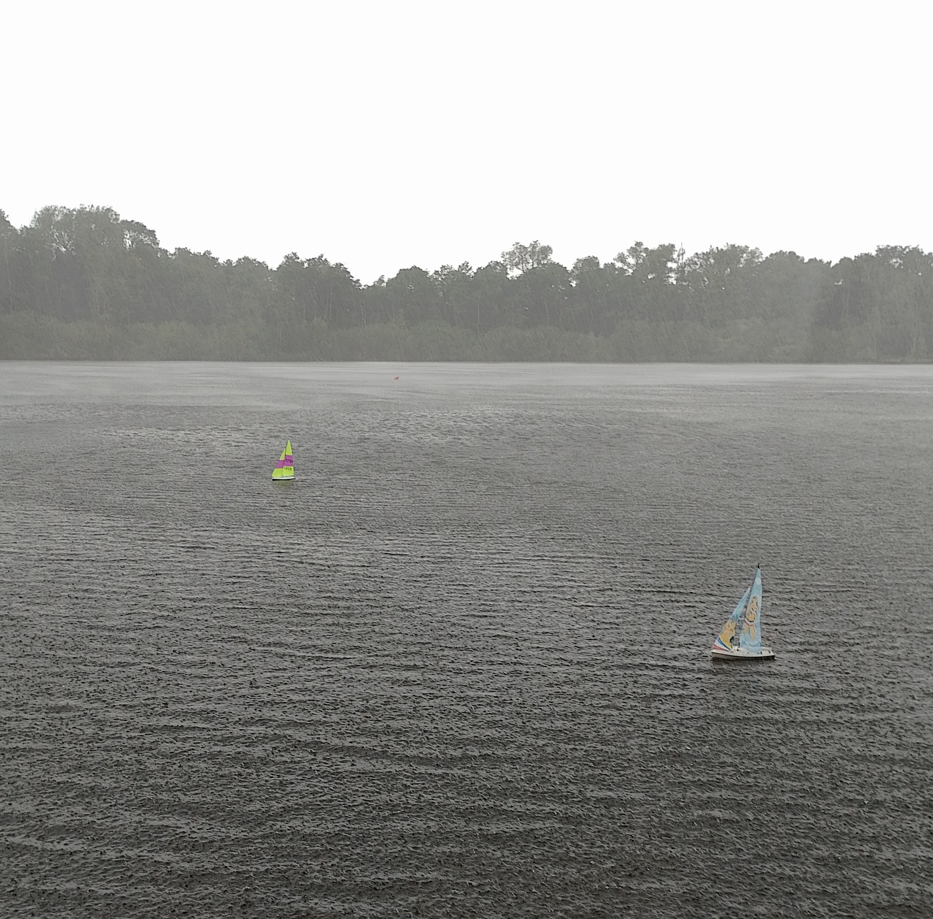MM segelt mit Regen, hoffentlich etwas schneller?