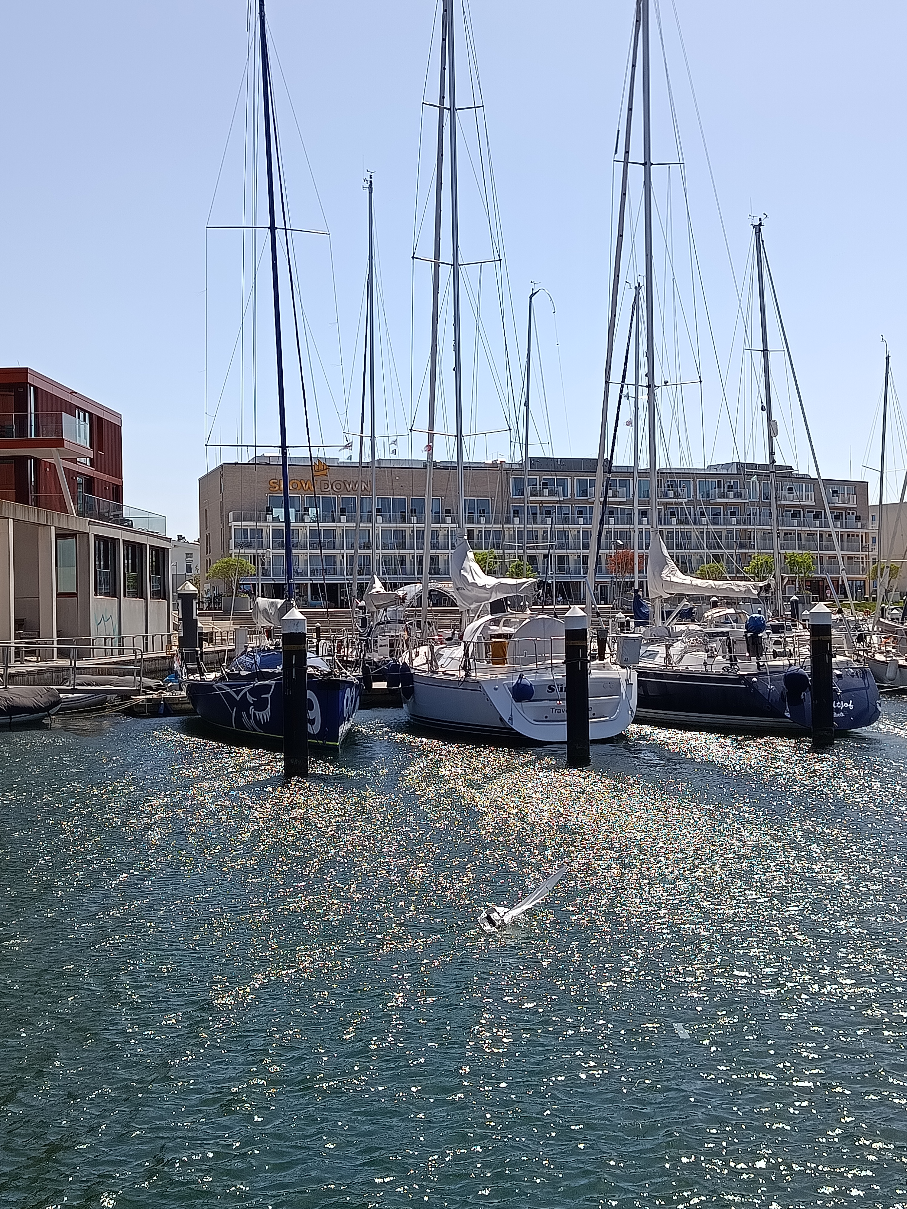 Im Yachthafen.